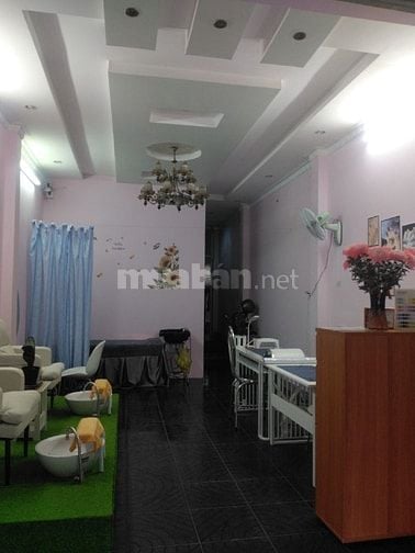 Sang tiệm nail khu văn phòng, dân cư cao cấp