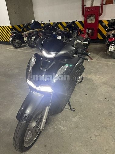 Cần bán lại xe SH 125 chính chủ đời 2020, đi ít