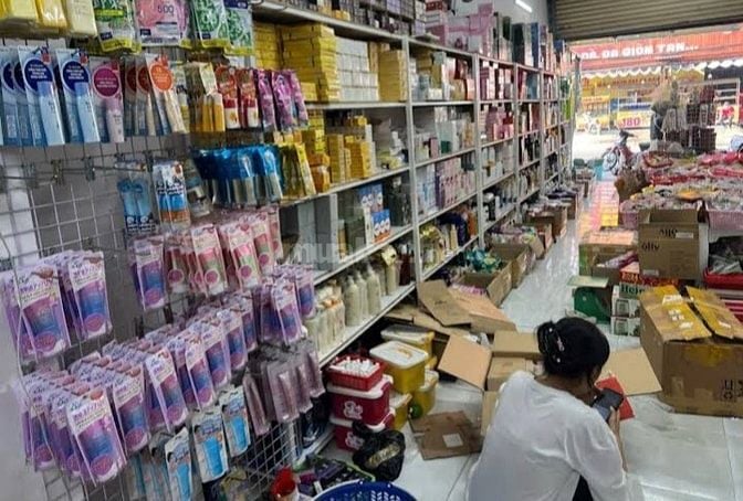 TUYỂN NHÂN VIÊN PHỤ BÁN SHOP KHÔNG CẦN KINH NGHIỆM 