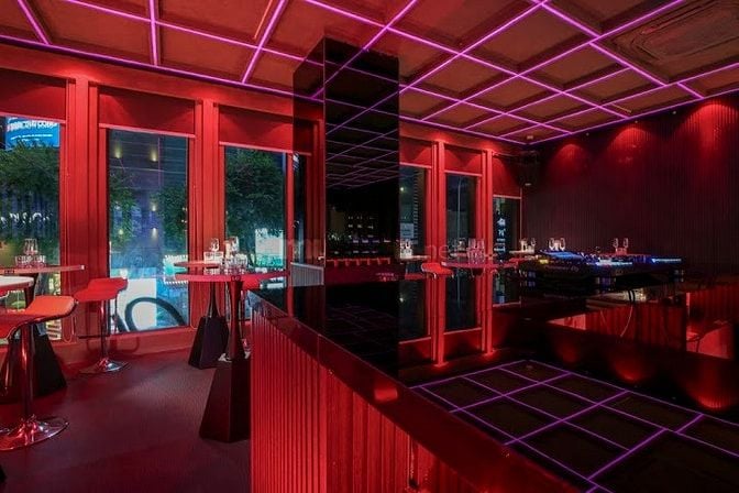 Sang nhượng quán Bar & Lounge khu vực sầm uất Bậc Nhất Quận 1 