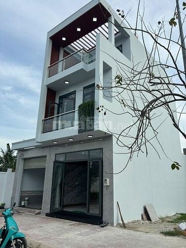 Bán Nhà mới xây xong. Thạnh Xuân 52, Giá: 5.1 tỷ, DTSD 129m2