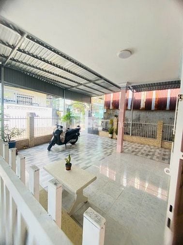 Bán Nhà Vườn (300m2) Shr Sang Tên Liền. Giá Chỉ : 4.65 tỉ 