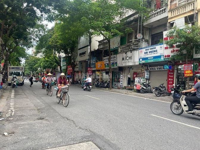 Bán nhà Lạc Trung 7 tầng thang máy. Oto vào nhà. Kinh doanh văn phòng.