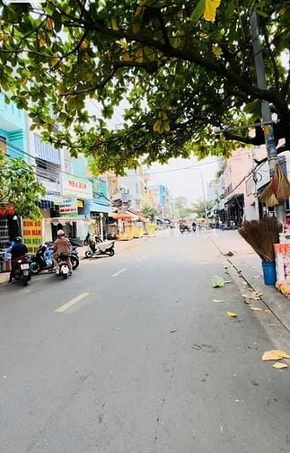 2,98 tỷ bông sao sau lưng mt vị trí đẹp 3,5 x 8 trệt lầu có Hoàn c