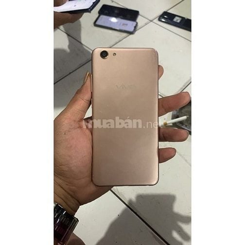 Cần bán nhanh điện thoại hiệu oppo A57 và vivo 71A giá 400.000 vnđ