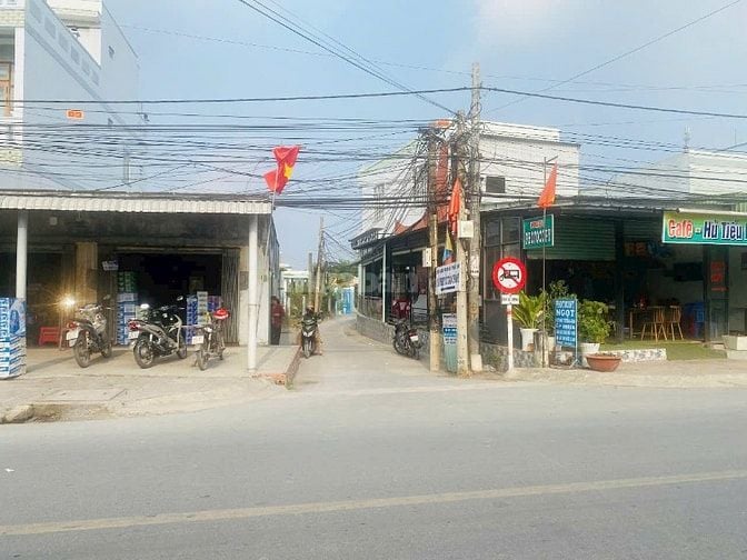 Bán đất kế bên UBND xã Tân Chánh