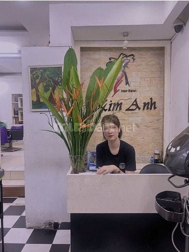 Salon tóc tuyển 5 nữ phụ, lương 8-10triệu+ ăn trưa+% hấp tóc+ % bán SP