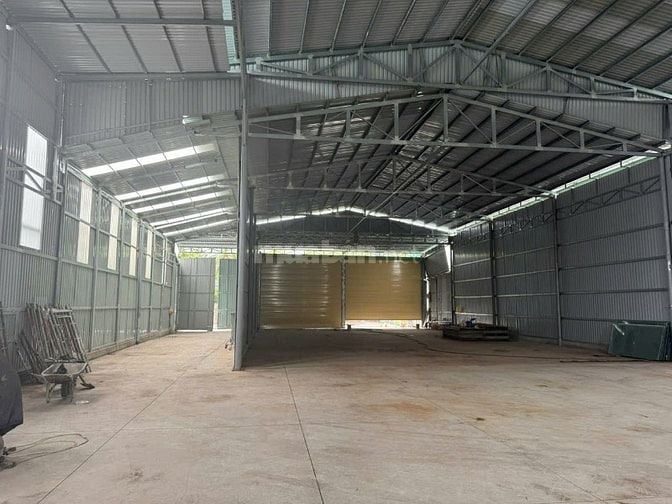 Cho thuê kho xưởng 1350m2 Lã Xuân Oai, Long Trường, gần Công nghệ cao