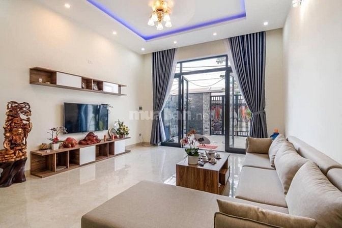 Vỡ nợ bán gấp nhà đường Bùi Minh Trực, P 5, quận 8. 62m2, giá 975tr.