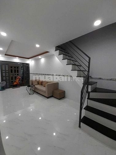 bán nhà q1 đường cao bá nhạ , giá 3.8 tỷ 30m2 2pn gân phố Bùi Viện