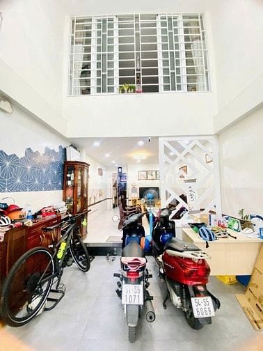 Bán nhà MT đường D1 Nguyễn Văn Thương,80m2, 4 tầng, giá chỉ 18,8 tỷ