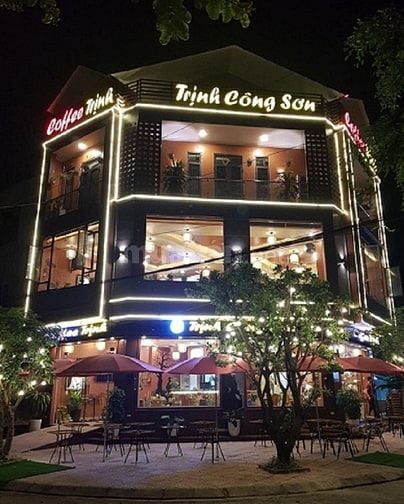 Sang nhượng quán cafe đông khách tại Nguỵ Như Kon Tum dãy cafe đắc địa