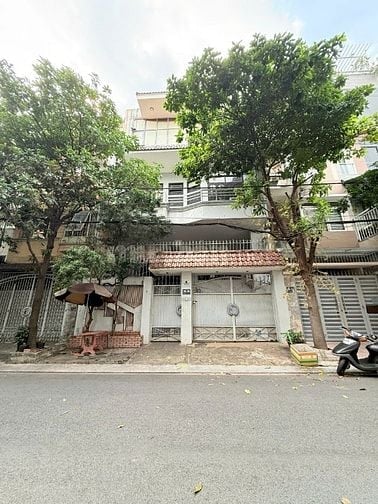 Bán Biệt Thự Hẻm 10m, Nguyễn Minh Hoàng, 8x18m, Hầm, 4 tầng, Giá 29 Tỷ