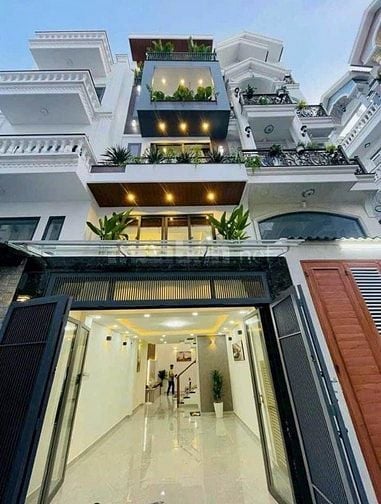 Đi nước ngoài định cư bán gấp nhà ở đường Đặng Minh Khiêm, P4, Quận 11