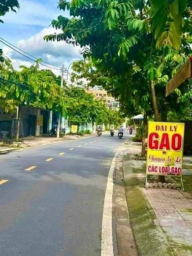 Bán nhà mặt tiền tân hiệp 4 Hóc Môn 