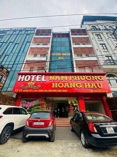 Bán Khách Sạn Nam Phương Hoàng Hậu, Mặt tiền Đường số 4 và đường số 7 