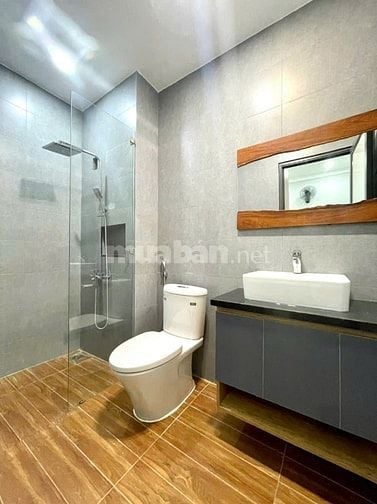 Bán gấp nhà 3PN, 3WC, 132m2, Đường B2, Cư Ebur, Buôn Ma Thuột, 3,05 tỷ