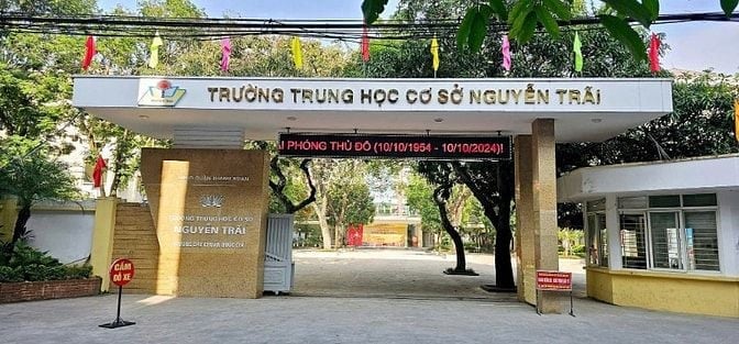 Bán nhà mặt phố Khương Trung, hai mặt tiền và tiện kinh doanh