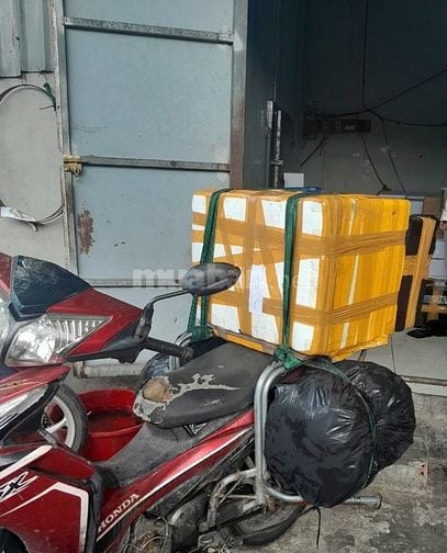 CỬA HÀNG THỰC PHẨM UYÊN NHI TUYỂN 3 NAM GIAO HÀNG BẰNG XE MÁY