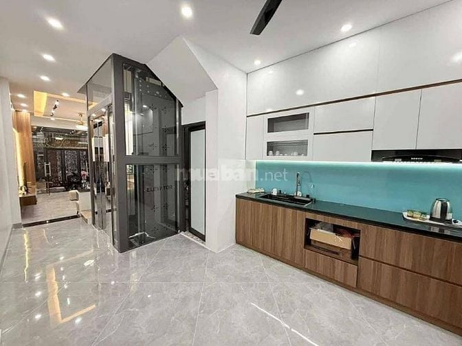 Bán nhà Hoàng Văn Thụ, Hoàng Mai, 65m2, 5 tầng, thang máy, full nội th