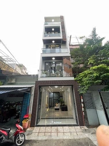 Bán nhà MT Cư Xá Phú Bình, P.5, Quận 11, DT:4x12m, 5 tầng có thang máy