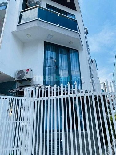 Nhà hai mặt tiền, quận 11, ông ích khiêm. 3pn 3vs. Dt 128m2. 