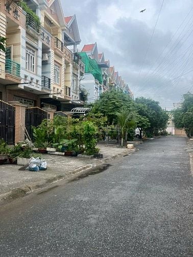 Bán dãy nhà phố + Đất đường An Dương Vương - Võ Văn Kiệt, P.16, Quận 8