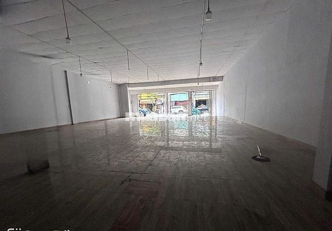 Cho thuê nhà nguyên căn Tân Bình, mặt tiền đường Cộng Hoà, 3 tầng