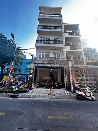 Toà nhà 6 tầng mặt tiền Trịnh Đình Trọng có thang máy 55triệu