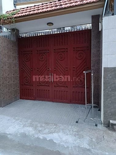 Thuê nhà đường Tô Ngọc Vân có sân đậu xe hơi