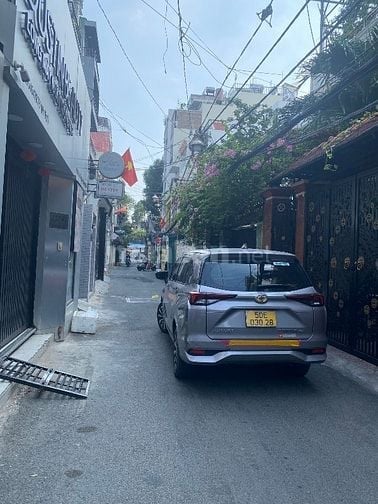 Nhà hẻm xe hơi Lý chính thắng q3 , 4x10m ( 38m2) trệt 2 lầu ,7,5 tỷtl 