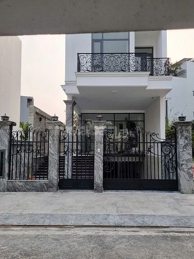 Cho thuê nhà mới xây, sàn trống, có thang máy ngay Đảo Kim Cương, Q2
