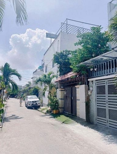 Nhà 1 Đời Chủ Xây Kiên Cố 5*26, 3 Tầng 6 Phòng Mt 8m (Shr) 