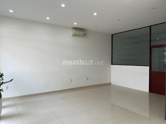 Cho thuê nhà văn phòng 7,5x20 Him Lam Kênh Tẻ Q7