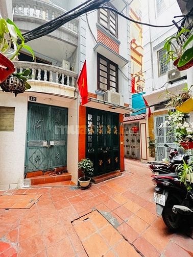 Bán nhà giúp bạn thân – Thái Hà, căn góc, 4T, 30m² – 6.45 tỷ  • 