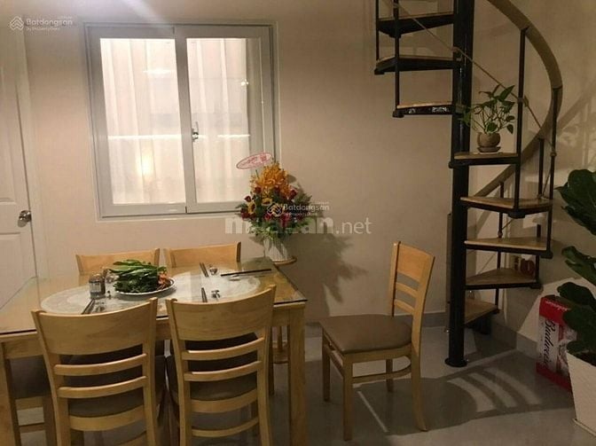Cần Cho Thuê Căn Biệt Thự Sân Vườn DT 150m2 - 3PN, Hẽm Xe Hơi