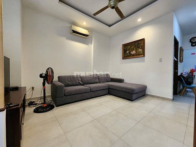 Bán nhà hẻm đường Cao Thắng 70m2 giá 9,8 tỷ quận Phú Nhuận.