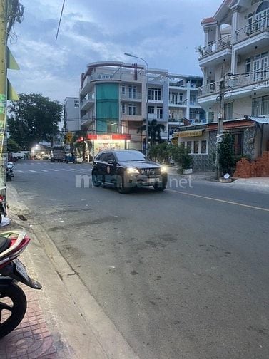 Hàng Độc Đẹp!!Hầm lửng 3 lầu ST– Thang Máy!! 2 MTKD Chợ Lớn chỉ19.5 tỷ