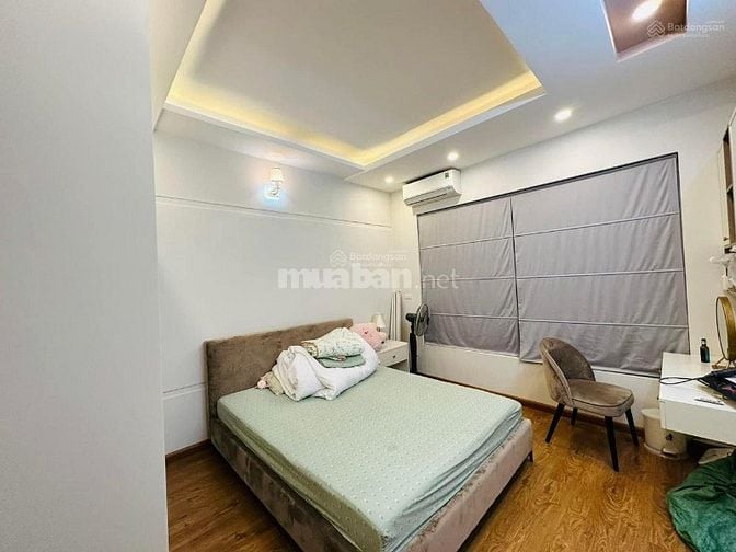 Cần bán nhà ở Dịch Vọng Hậu 85m2 7 tầng mặt tiền 4m giá 10,2 tỷ
