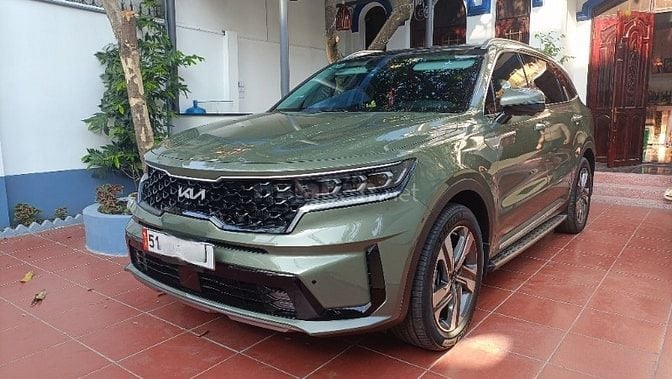 Xe dịch vụ - Kia Sorento 2024 - 7 chỗ - Cửa sổ trời toàn cảnh 