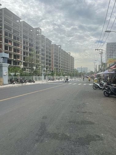 Bán đất gần Kenton note , cách MT Lê Văn Lương 100m DT: 6x16 .Giá:4,8T