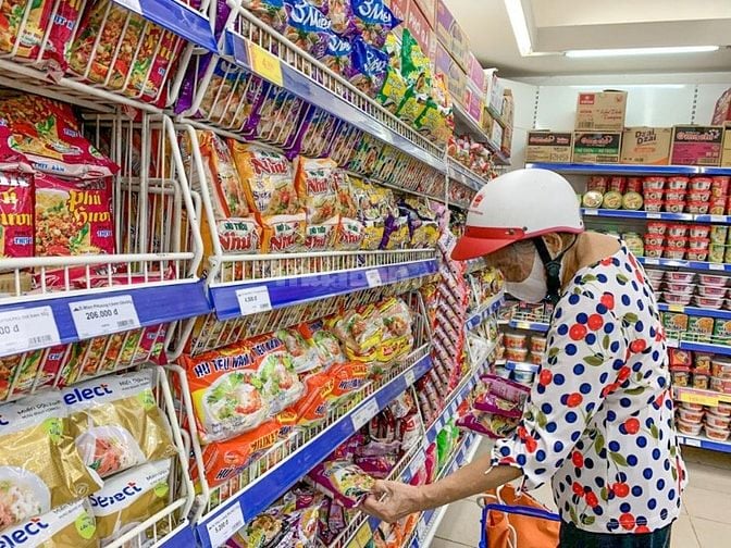 CẦN TUYỂN NHÂN VIÊN BÁN HÀNG TẠI CỬA HÀNG 