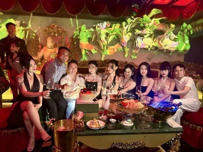 Tuyển Nhân Viên Karaoke tại Quận 1