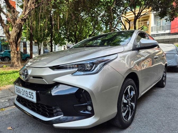 Cần bán Vios (1.5 E) sx:2023MT,màu ghi-vàng,gđ sử dụng mới 98%.