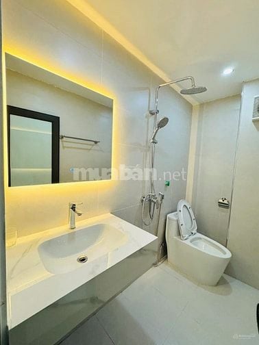 cần bán nhà ở  Huỳnh Thúc Kháng, Đống Đa 70m2 6 tầng thang máy