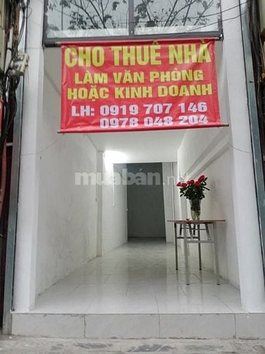 Chính chủ cho thuê nhà (2,5 tầng) mặt phố - miễn trung gian