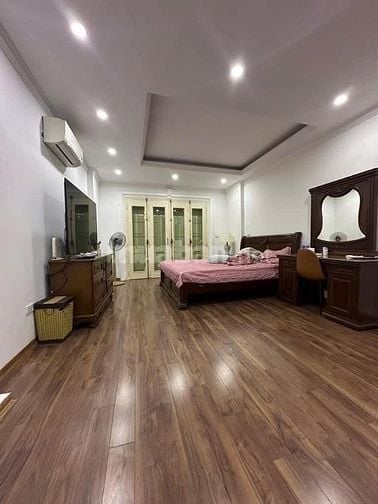 Hào Nam 33m², 40m² tầng 1, 6 tầng, 4.2m mặt tiên, 8 tỷ Đống đa.