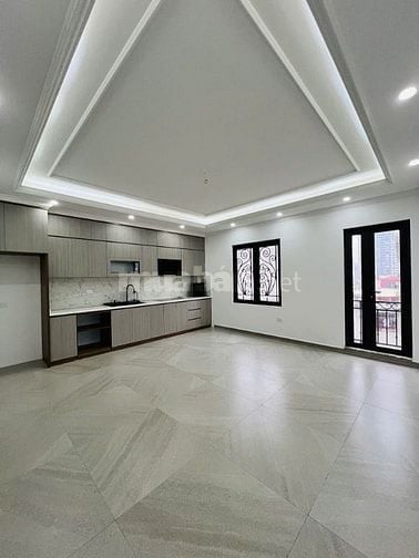 Bán tòa nhà văn phòng Phố Hoàng Quốc việt 98m2 x 8 tầng thông sàn than