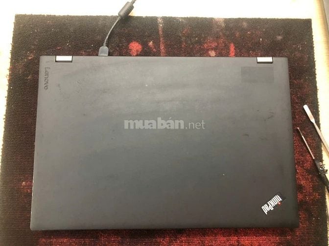 LENOVO THINKPAD P50 E3-1505M/16G/256G/M2000M/15,6" Máy OK