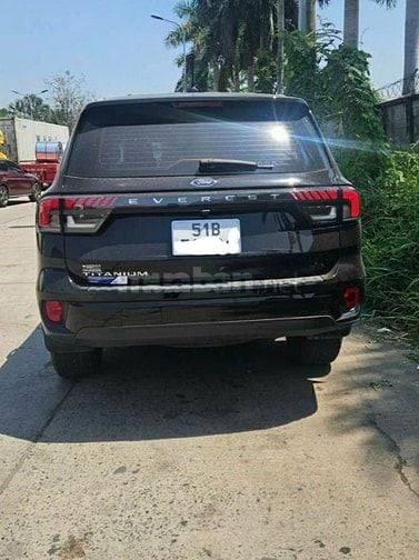 Chính chủ bán xe Ford Everest 2023 Titanium 2.0L 4x2 AT - 45000 km